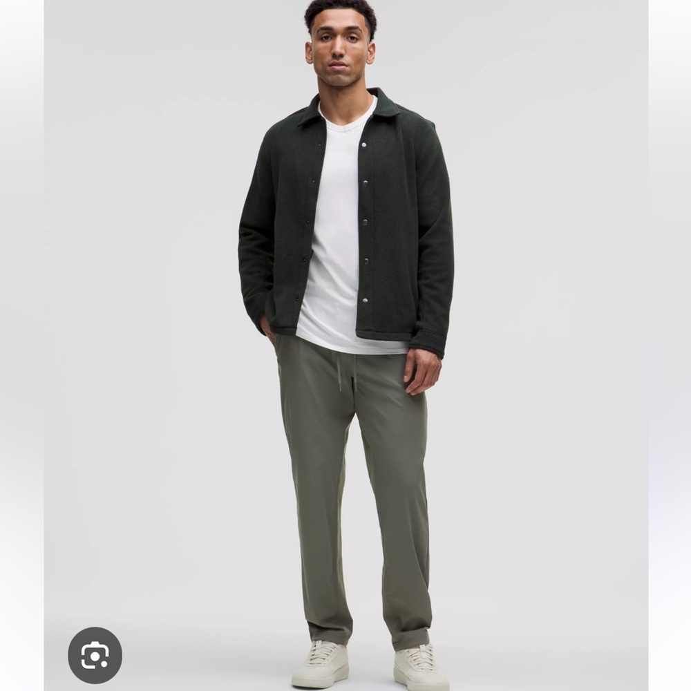 Lululemon Light weight classic fit pant.